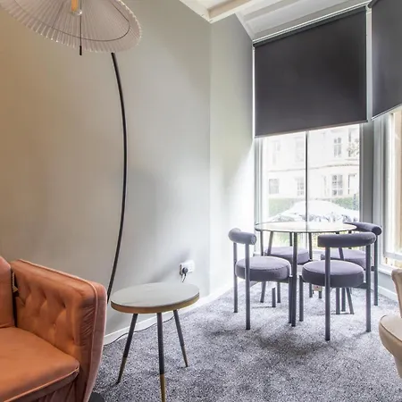 Pass The Keys Cosy In Fabulous West End Appartement *