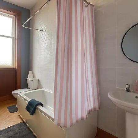 Family And Group 2br By Park Sleeps 7