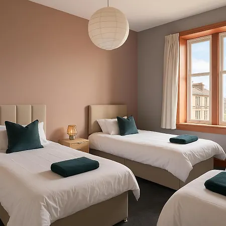 Family And Group 2br By Park Sleeps 7 아파트 *