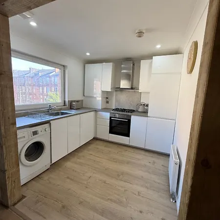 Bed & Breakfast Luxurious 2 Bedroom, 8 Mins From Centre *