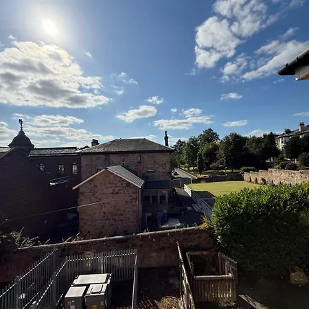 Bed & Breakfast Luxurious 2 Bedroom, 8 Mins From Centre