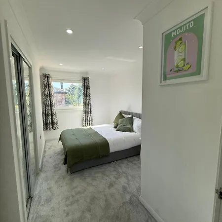 Luxurious 2 Bedroom, 8 Mins From Centre Glasgow