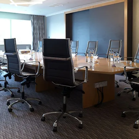 Crowne Plaza By Ihg Hotel 4*