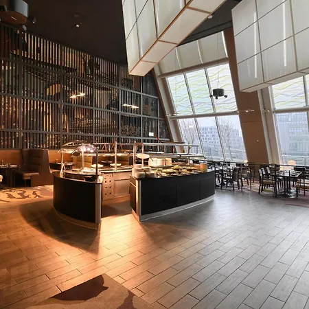 Отель Crowne Plaza By Ihg 4*