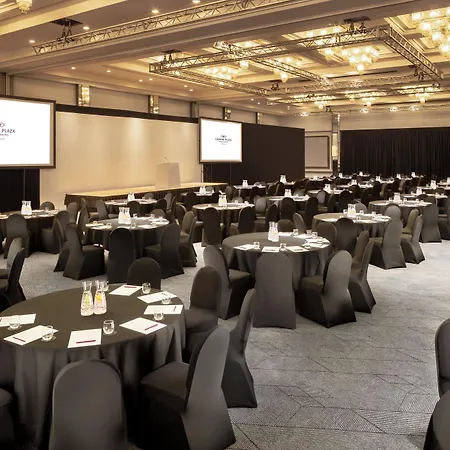 Crowne Plaza By Ihg Отель