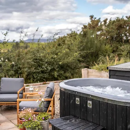 Apartment Luxury Glamping Pods - The Heft & The Hirsel *