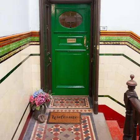 Daire Mansion Flat With Turret Views, Sunsets, Close To Transport