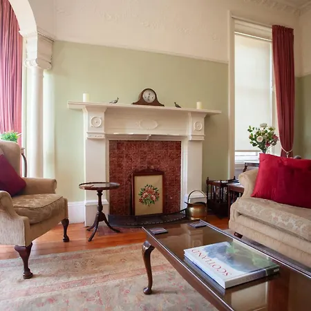 Mansion Flat With Turret Views, Sunsets, Close To Transport *