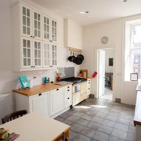 Mansion Flat With Turret Views, Sunsets, Close To Transport Daire Glasgow