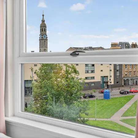 Modern 2-bedroom Flat In Centre, Near Galsgow 格拉斯哥