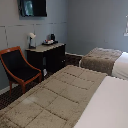 Kings Park Hotel 3*