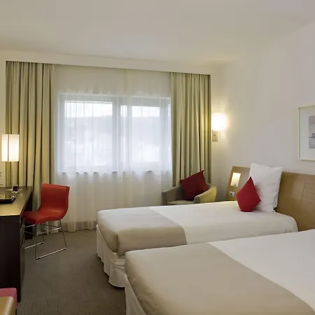 Отель Novotel Centre