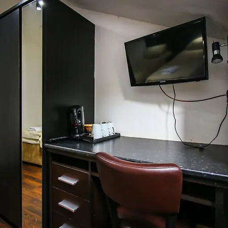 Charing Cross Отель