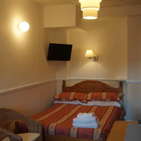 The Hampton Court Glasgow