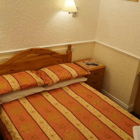 The Hampton Court 3* Glasgow