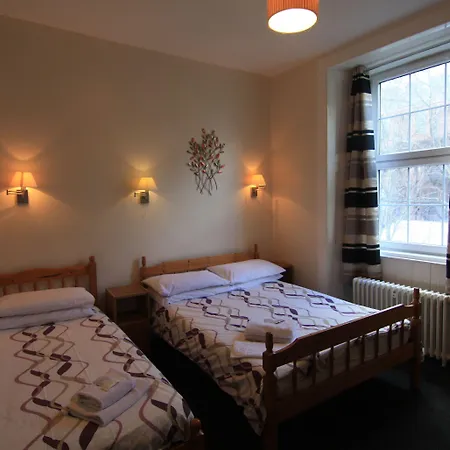 The Hampton Court Hotel 3*