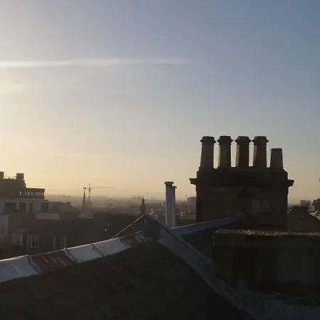 The Hampton Court 3* Glasgow