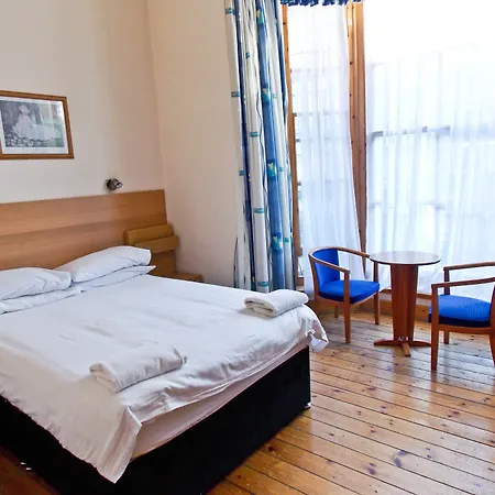 Victorian House Hotel