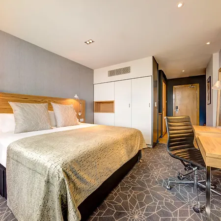 Hotel Apex Of 4*