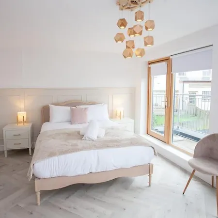 度假居 Newly Renovated 3 Bedroom Modern House