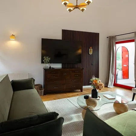 Botanic House - 3br - Private Parking *