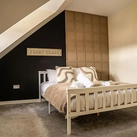 Modern 3br With 3 Bathrooms, Garden & Free Parking Villa Glasgow