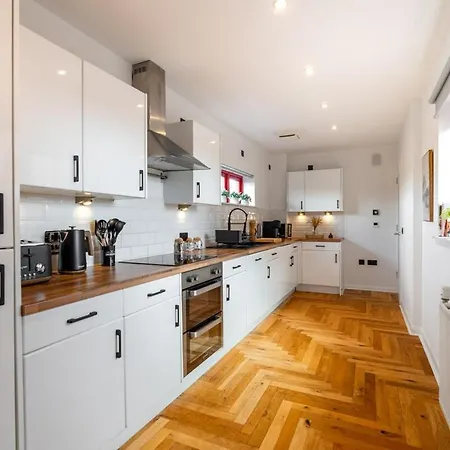 Botanic House - 3br - Private Parking * Glasgow