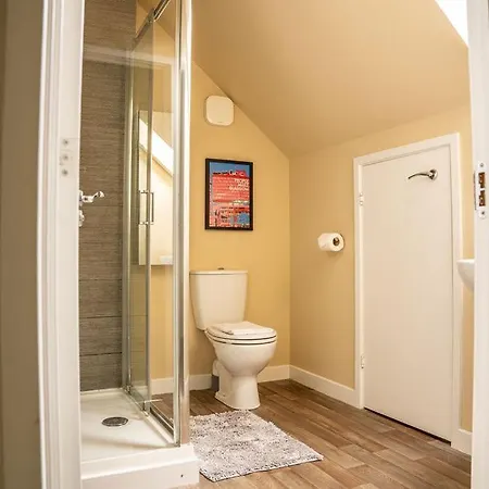 Villa Juststay - 3 Bedroom Luxury With Free Parking Glasgow