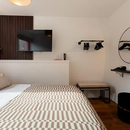 Botanic House - 3br - Private Parking