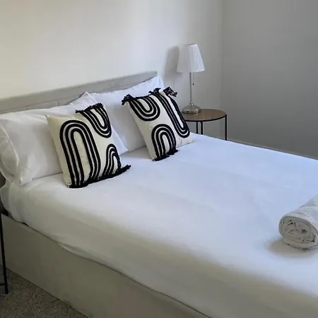 Διαμέρισμα With 2 Bedrooms Γλασκώβη