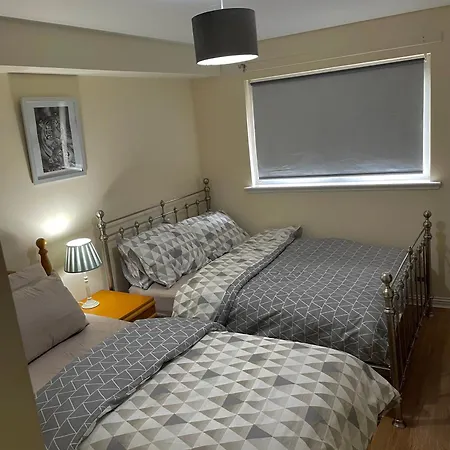 Apartment 3 Beds ,2 Bedroom Near Centre *