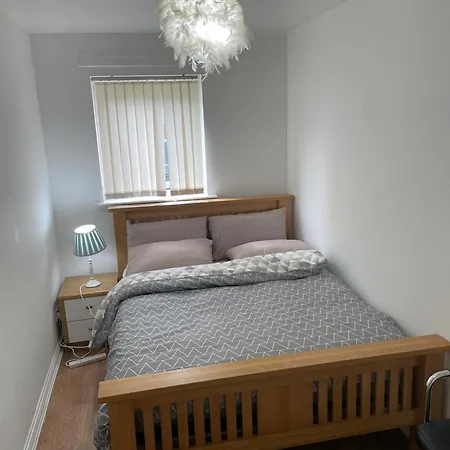 3 Beds ,2 Bedroom Near Centre * Glasgow