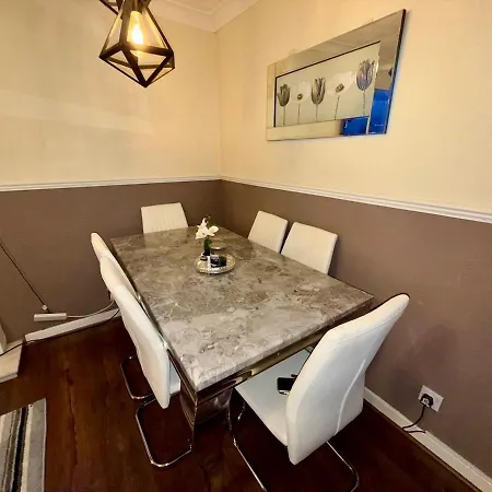 Likewise Modern Two Bedrooms For 4 In Area 아파트 *