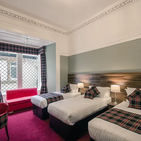 Royal West End 호텔