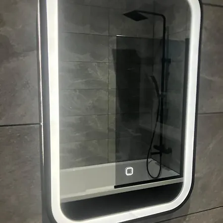 Villa Modern And Stylish 3 Bedroom 2 Bathroom West End House With Free Wifi And Parking