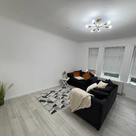 Cozy 3 Bed Home, Free Parking 8 Min To Centre Glasgow