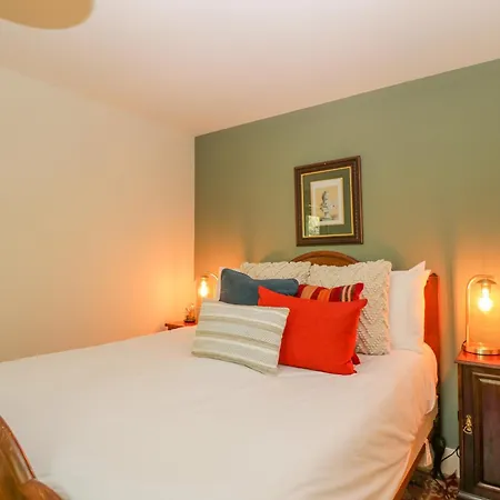 The Coach House - Holmwood