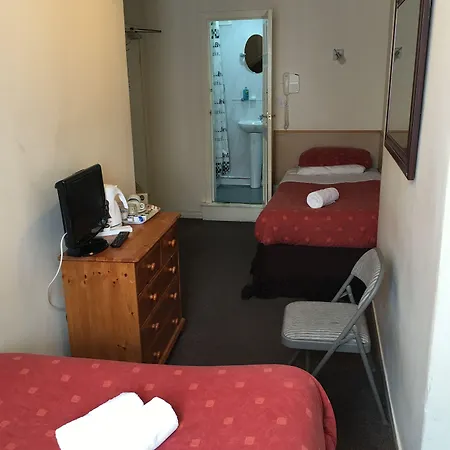 Smiths Konukevi 3*