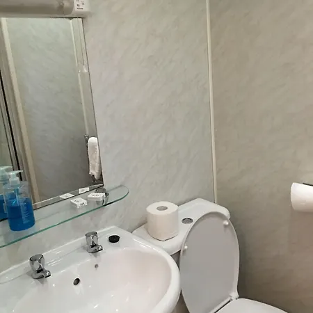 Smiths Konukevi 3*