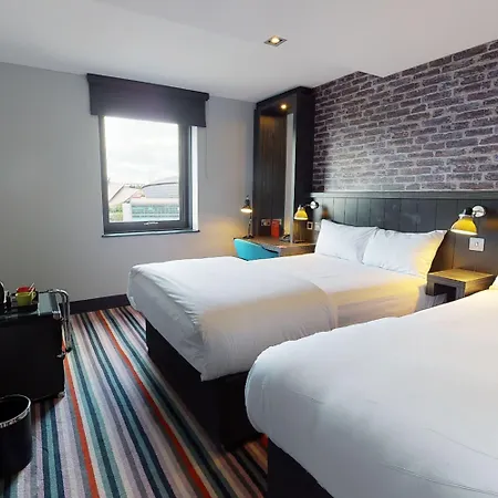 Village 4* Glasgow