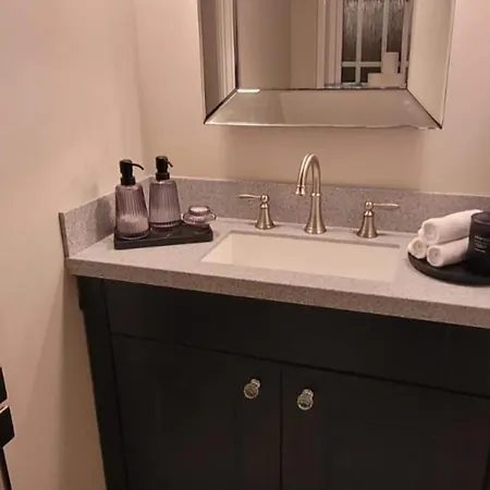 בית נופש 3 Bedroom Sleeps 6 Free Parking