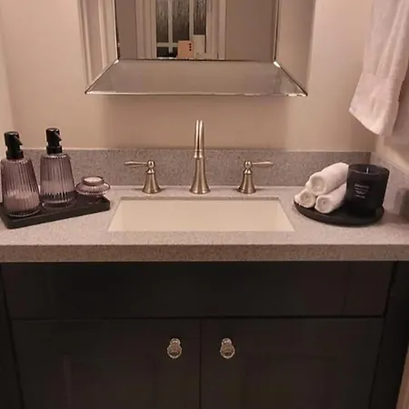 3 Bedroom Sleeps 6 Free Parking Feriehus *