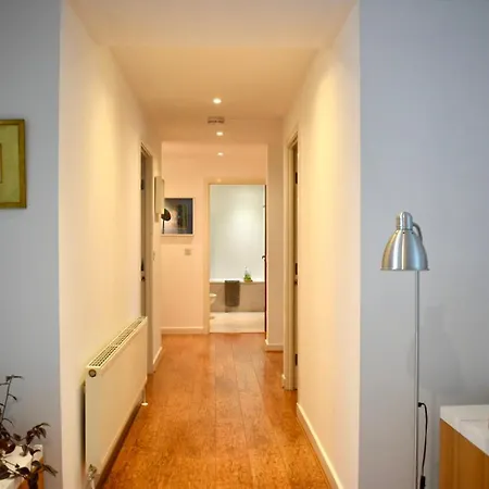 Private And Bathroom In Shared Flat With Parking