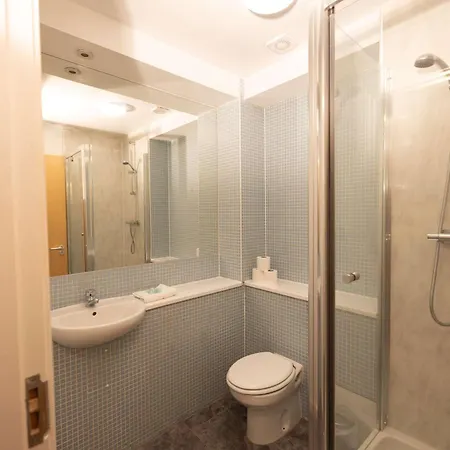 Apartmán Muirhouse 2br With Free Parking *