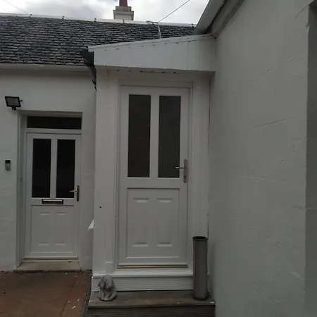 Busby Apartments * Busby