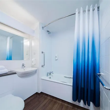 Travelodge Paisley Road 3* グラスゴー