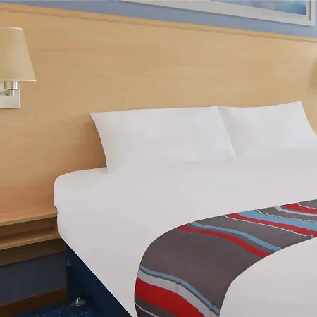 Travelodge Airport 3* Glasgow