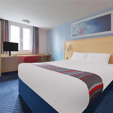 Travelodge Airport Hotel
