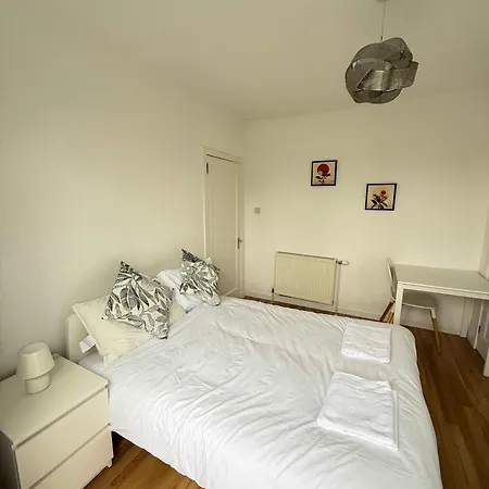 Knightswood Дом отдыха *