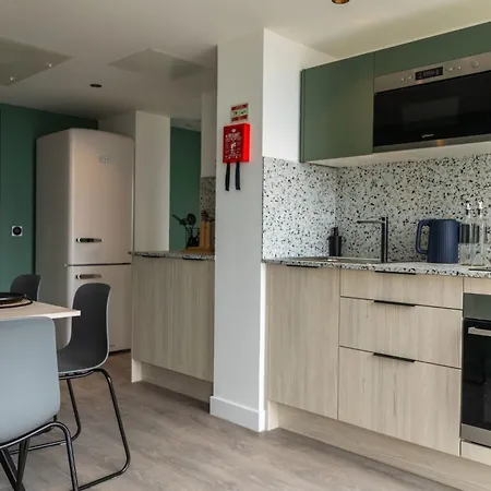 For Students Only Martha Street Apartment *